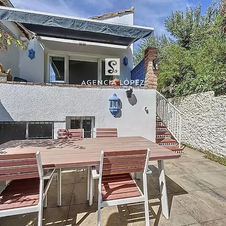 펜션 Alo By The Sea