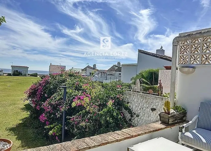 Alo By The Sea 펜션 에스테포나